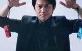 Koizumi met de Joy-Con tijdens Nintendo Switch-presentatie 2017